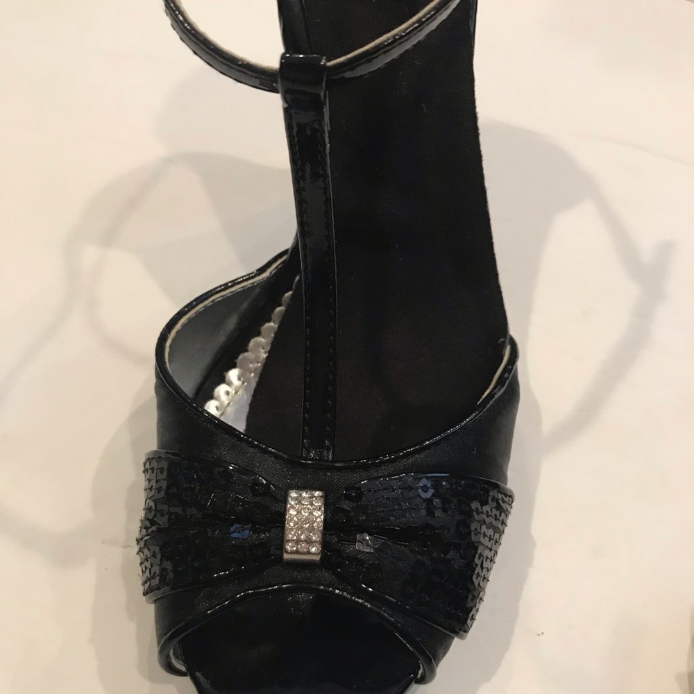 Women’s dressy black shoes